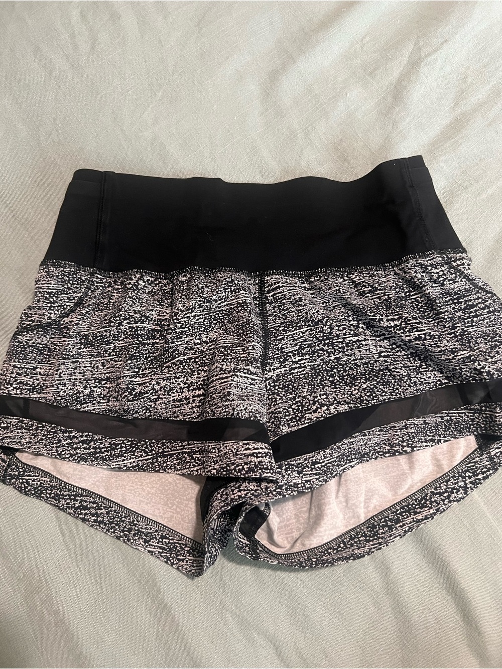 Lululemon Pace Perfect Short (3”) Black and White HR